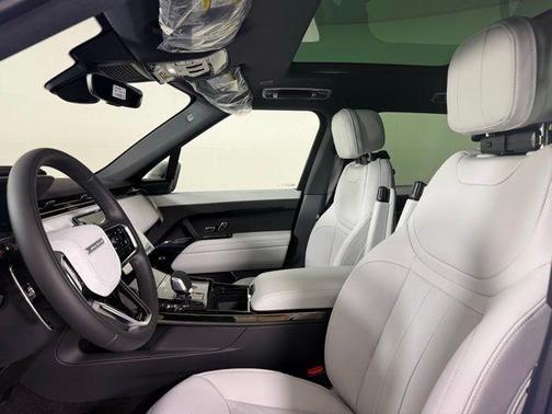 2025 Land Rover Range Rover Sport P360 SE