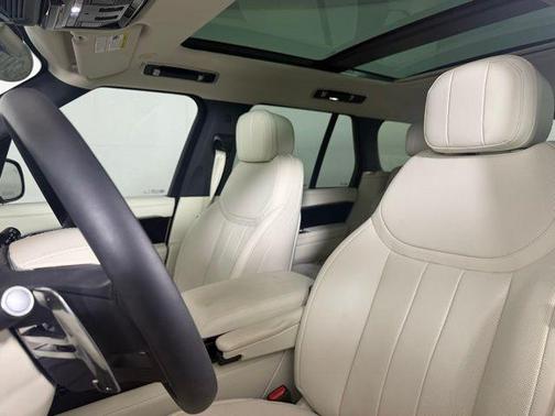 2025 Land Rover Range Rover P530 SE