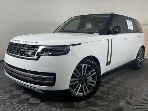 2025 Land Rover Range Rover P530 SE