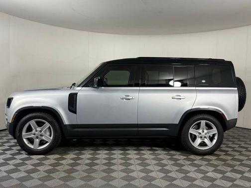 2022 Land Rover Defender 110 SE