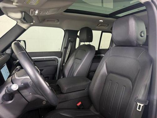 2022 Land Rover Defender 110 SE