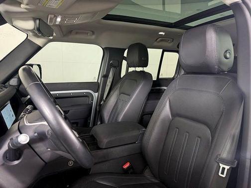 2022 Land Rover Defender 110 SE