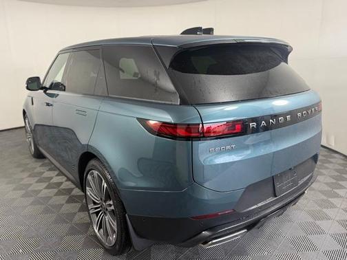 2025 Land Rover Range Rover Sport P360 SE