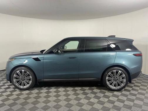 2025 Land Rover Range Rover Sport P360 SE