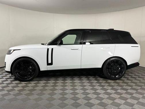 Fuji White 2026 Land Rover Range Rover P400 SE