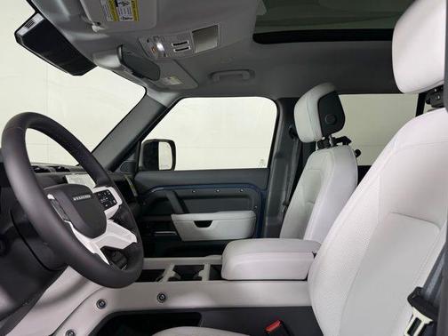 2026 Land Rover Defender P400 X-Dynamic SE