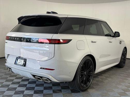 2025 Land Rover Range Rover Sport P530 Dynamic SE