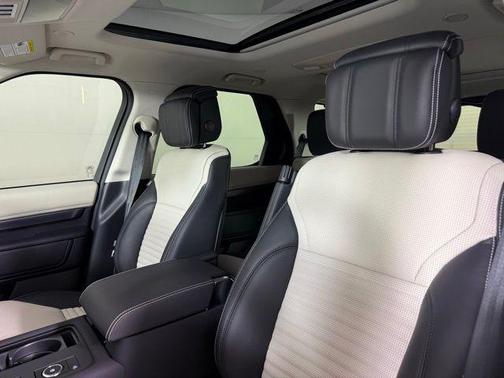 2025 Land Rover Discovery P360 Metropolitan Edition