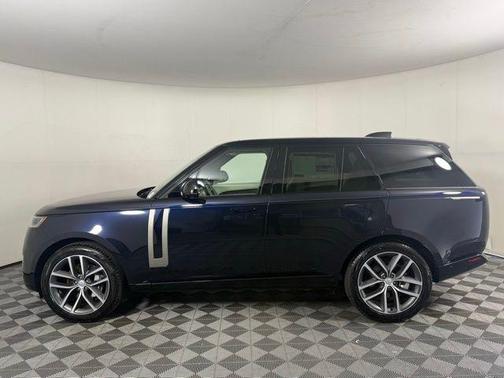 2025 Land Rover Range Rover P400 SE