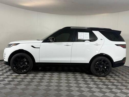 2023 Land Rover Discovery P300 S R-Dynamic