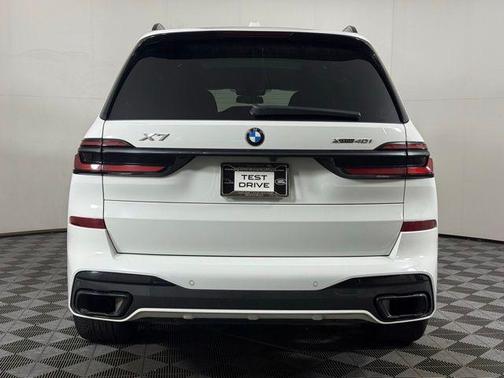 2024 BMW X7 xDrive40i