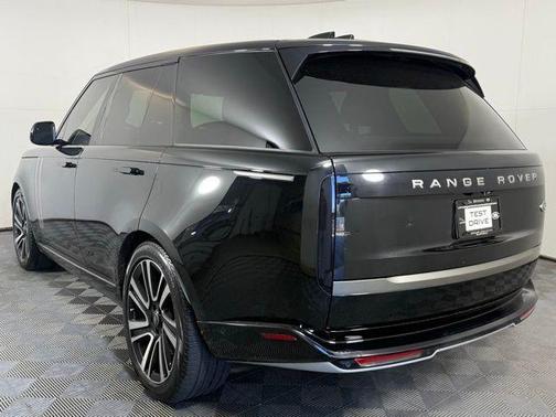 2023 Land Rover Range Rover P530 SE