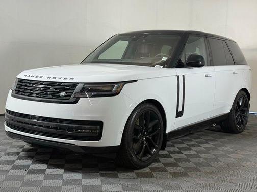 2025 Land Rover Range Rover P550e SE