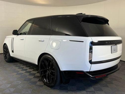 2025 Land Rover Range Rover P550e SE