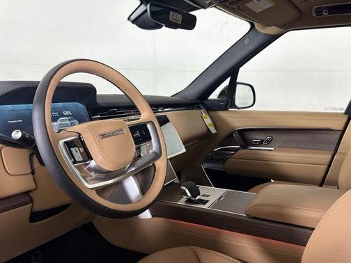 2026 Land Rover Range Rover P550e SE