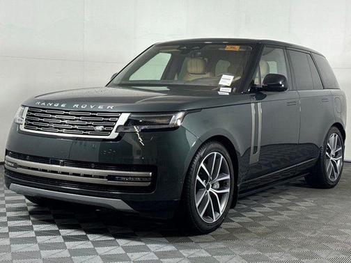 2026 Land Rover Range Rover P550e SE