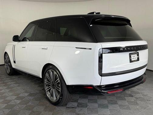 Ostuni Pearl White 2026 Land Rover Range Rover P400 SE