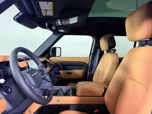 2025 Land Rover Defender P400 X-Dynamic SE