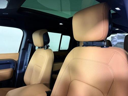 2025 Land Rover Defender P400 X-Dynamic SE