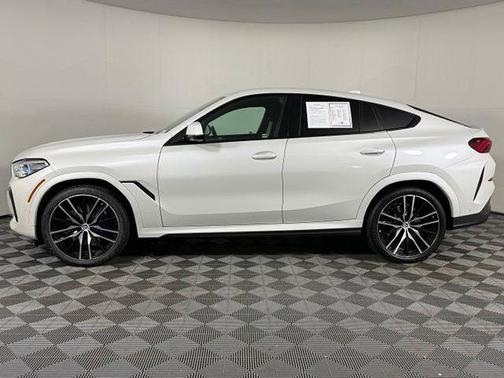 Mineral White Metallic 2023 BMW X6 M50i