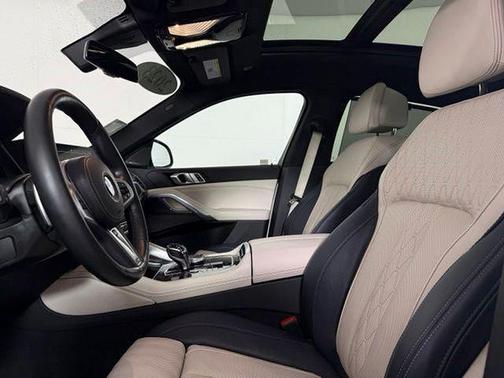 Mineral White Metallic 2023 BMW X6 M50i