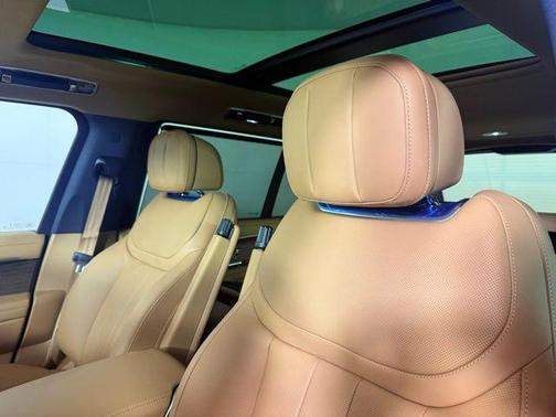 2025 Land Rover Range Rover P530 SE 7 Seat