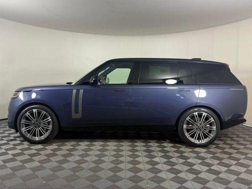 2025 Land Rover Range Rover P530 SE 7 Seat