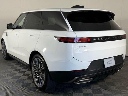 2025 Land Rover Range Rover Sport P360 SE
