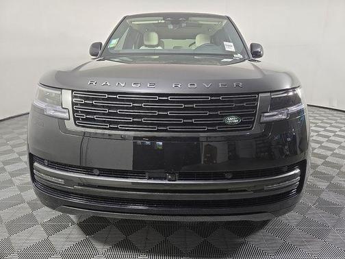 Santorini Black 2026 Land Rover Range Rover P400 SE