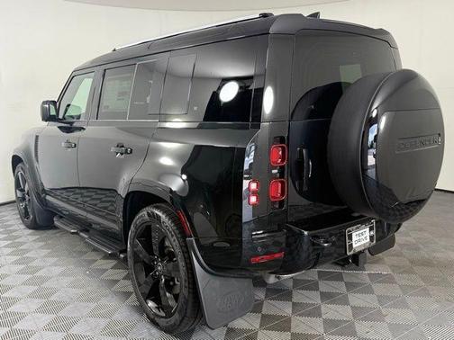 2025 Land Rover Defender P400 X-Dynamic SE