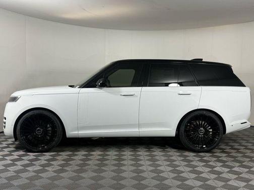 2026 Land Rover Range Rover P530 SE