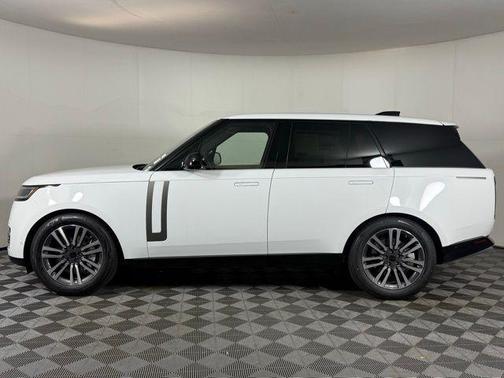 2026 Land Rover Range Rover P530 SE