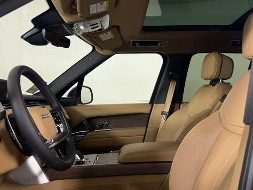 2026 Land Rover Range Rover P530 SE