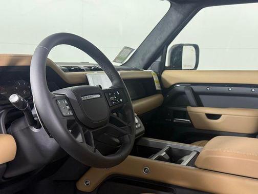 2025 Land Rover Defender P525 V8