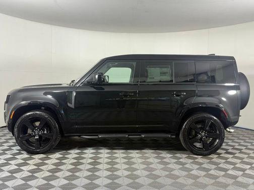 2025 Land Rover Defender P525 V8