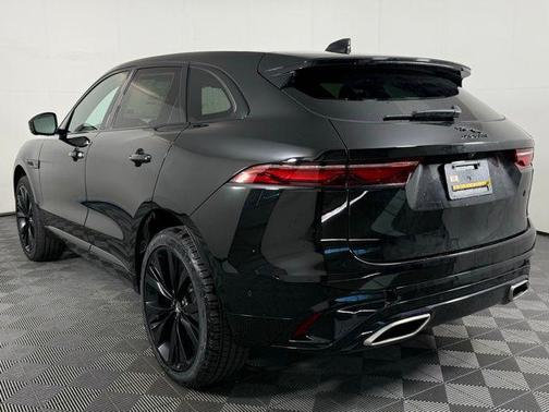 2026 Jaguar F-PACE P400 R-Dynamic S