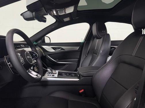 2024 Jaguar XF R-Dynamic SE