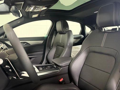 2024 Jaguar XF R-Dynamic SE