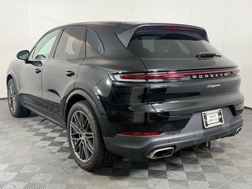 2024 Porsche Cayenne Base