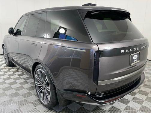 2025 Land Rover Range Rover P530 SE