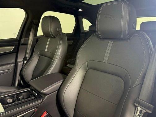 Fuji White 2026 Jaguar F-PACE P400 R-Dynamic S