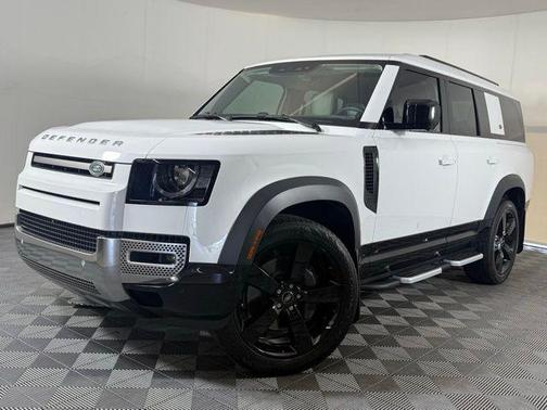 2023 Land Rover Defender SE