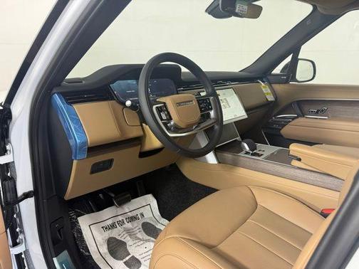 2025 Land Rover Range Rover P400 SE