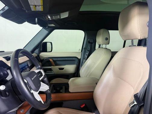 2023 Land Rover Defender 110 SE