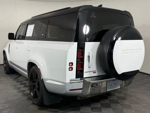 2023 Land Rover Defender SE