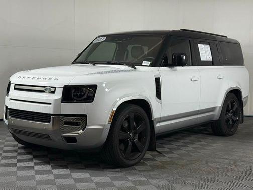 2023 Land Rover Defender SE