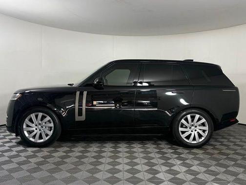 2025 Land Rover Range Rover P400 SE