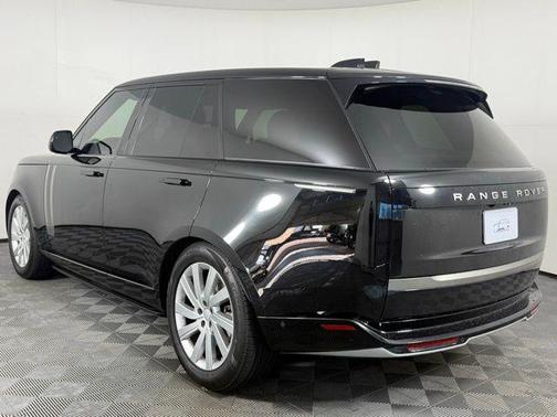 2025 Land Rover Range Rover P400 SE