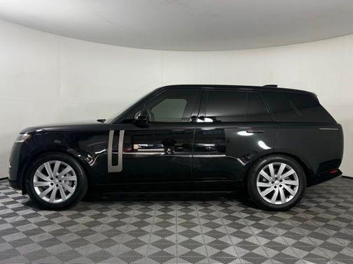 2025 Land Rover Range Rover P400 SE