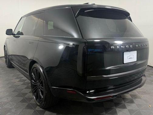 2026 Land Rover Range Rover SE